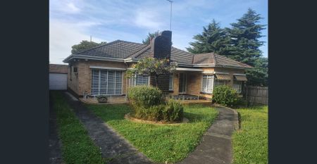 Well-Presented Three-Bedroom Family Home in Prime Location - Photo 4