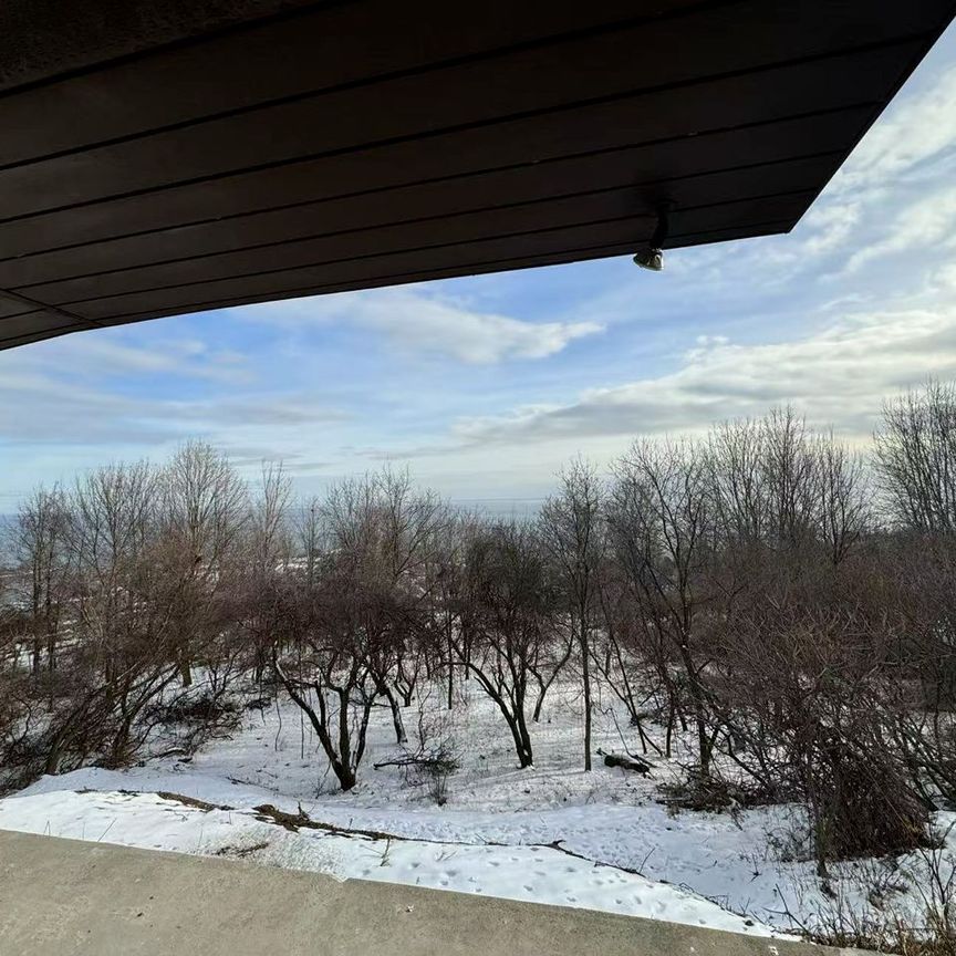 For Lease - 11 Redland Crescent, Toronto, Ontario - Photo 1