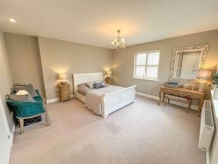 Large, Modern Bed Family Home. Carmel Meadows, Mongewell, Wallingford, OX10 - Photo 3