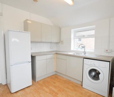 2 bedroom maisonette to rent - Photo 4