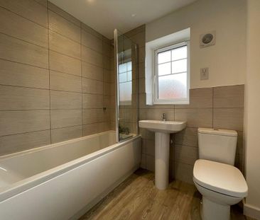 3 bedroom semi-detached house to rent - Photo 6