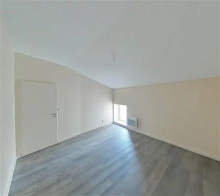 Location maison 3 pièces - 68.22m² à Chasseneuil du poitou (86360) - Photo 2