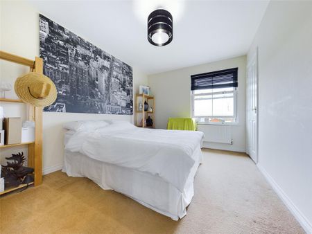 4 bedroom terraced house to rent - Photo 3