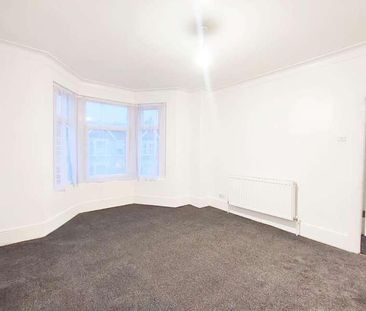 Second Avenue, Manor, E12 - Photo 1