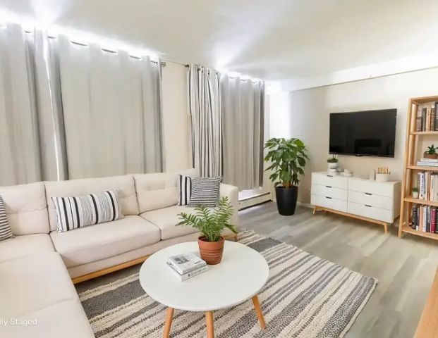 North Hill Manor | 305 13 Avenue NE, Calgary - Photo 1