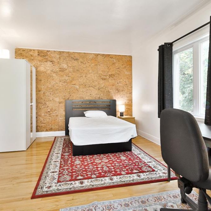 Grand appartement de 3 chambres à coucher entièrement meublé et équipé - Photo 1