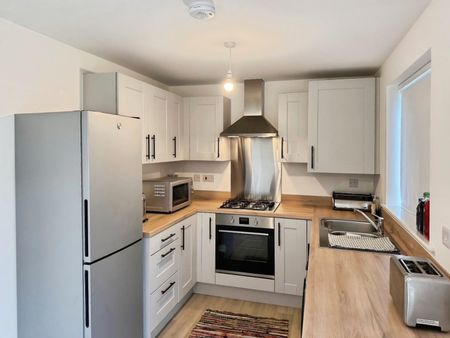 3 bedroom House To Let Total Size: 851 SQ FT - Photo 5