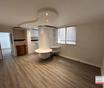 Opposite Hyde Park - Photo 5