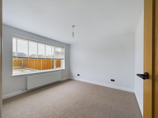 2 bedroom bungalow to rent - Photo 1