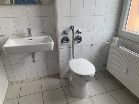 Stilvolle, renovierte 3-Zimmer-Altbauwohnung mit Stellplatz in Saarlouis, SOFORT einzugsbereit! - Photo 4