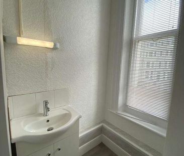 Howard Square, Eastbourne, BN21 - Photo 2