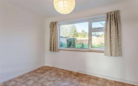 3 bedroom semi-detached house to rent - Photo 5