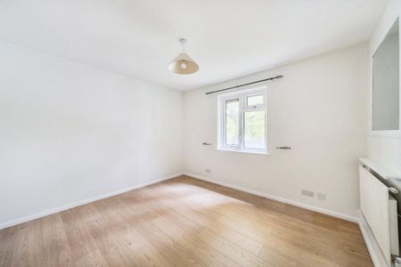 3 bedroom maisonette to rent - Photo 3