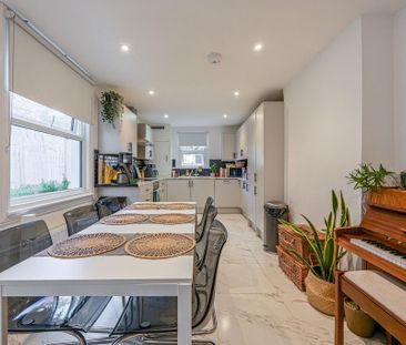 3 bedroom terraced house to rent - Photo 5