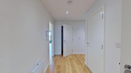 3 bedroom flat to rent - Photo 3