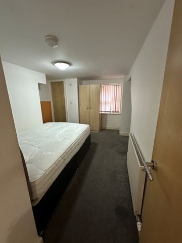 Flat 3 15-17, Edge Lane, Manchester, M21 - Photo 3