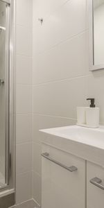 EMPERAIRE Roommate 5 Bedrooms at Aix en Provence - Photo 4