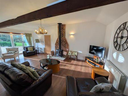 2 bedroom barn conversion to rent - Photo 4