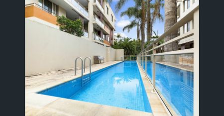 SPACIOUS ONE BEDROOM + STUDY APARTMENT! - Photo 2