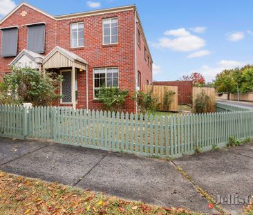 27 Eureka Gardens, Eureka - Photo 2