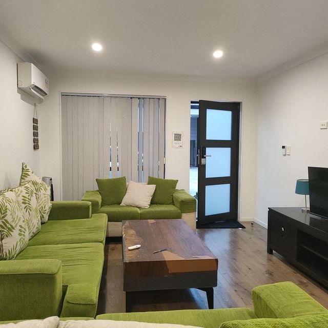 Ready to move in - 3 bedroom 2.5 bathroom - Photo 1