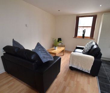 4 bed Apartment Lion Works - City Campus - Photo 3