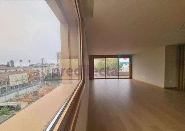 Apartamento T4 em Porto