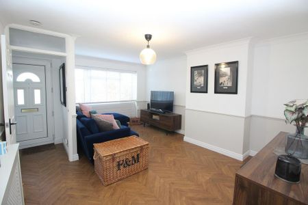 3 bedroom terraced house to rent - Photo 2