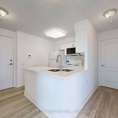 Yonge/Sheppard Bright +Spacious 1Bdrm Corner Lrg Windows Open Concept - Photo 4