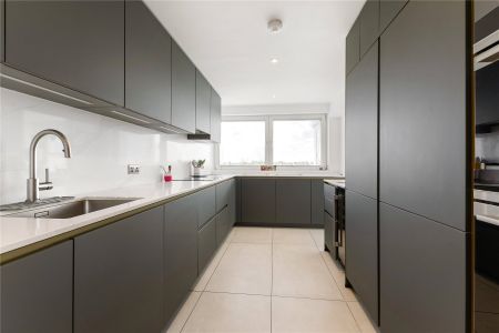 Somerset House, Somerset Road, London, SW19 flat to rent - Photo 5