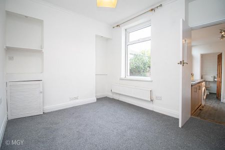 2 bedroom terraced house to rent - Photo 5