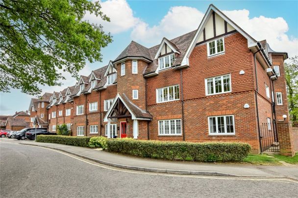 Oakfield Close, Amersham, Buckinghamshire,HP6 - Photo 1