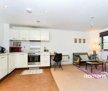 Fire Fly Avenue, Swindon, Wiltshire, SN2 - Photo 2