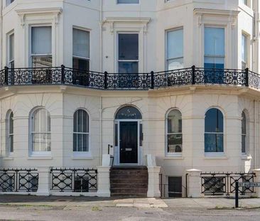 St Aubyns, Hove, BN3 - Photo 2