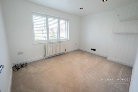 4 bedroom detached house to rent - Photo 5