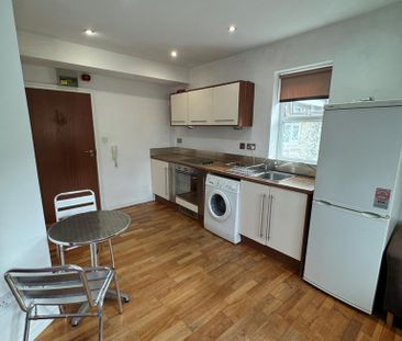 1 bedroom flat to rent - Photo 3