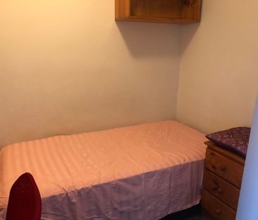 FURNISHED 2 BEDROOM APARTMENT - Photo 4