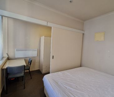 CITY CENTRE - 1 Bedroom Furnished Apartment - Photo 2