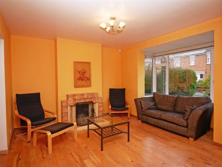 2 Ava Crescent, Ormeau Road, - Photo 4