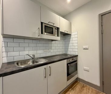 Studio to rent - Photo 1