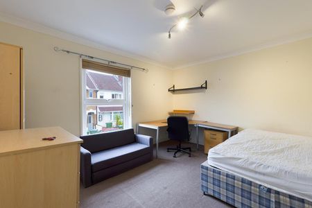 3 bedroom House To Let - Photo 4