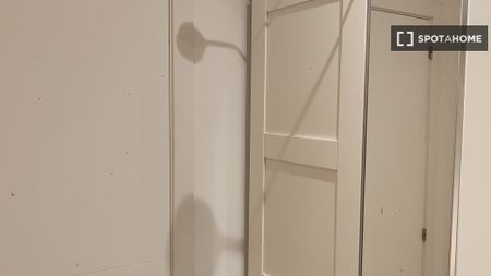 barcelona, Catalonia 08004 - Photo 2