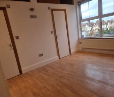 1 bedroom Flat To Let - Photo 4