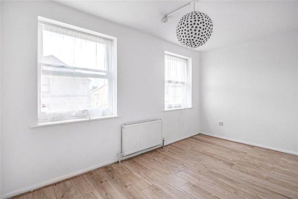 4 bedroom terraced house to rent - Photo 1