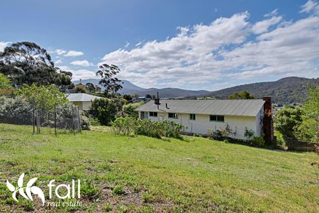 Light-Filled Living With Water Views - Photo 4