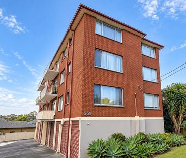 Two bedroom apartment in convenient location - Photo 5