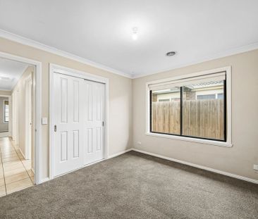 48 Retford Close, Werribee. - Photo 4