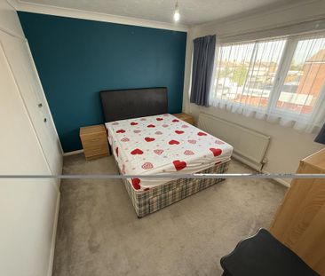 3 bedroom terraced house to rent - Photo 6