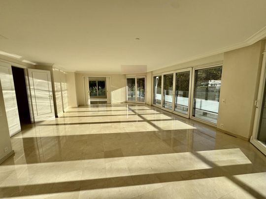 Superb apartment just a stone's throw from the city center - Photo 1