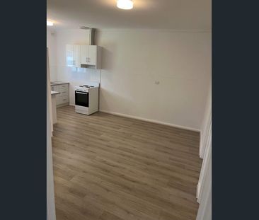 24 Langford Terrace Salisbury North - renovated duplex - Photo 4